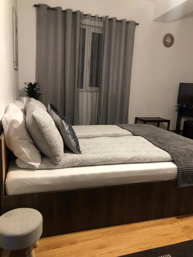 Apartament Basak 2 Leilighet Deva Eksteriør bilde