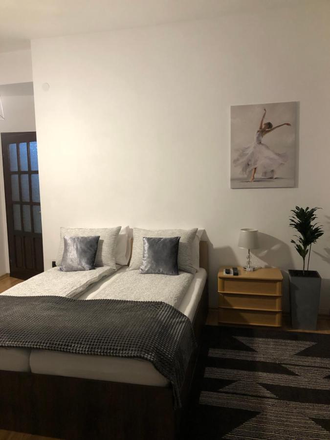 Apartament Basak 2 Leilighet Deva Eksteriør bilde